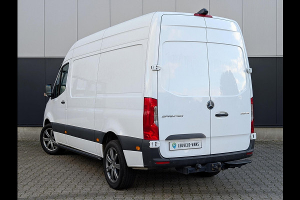 Mercedes-Benz Sprinter 319 190PK AUTOMAAT LED 3500KG TREKHAAK L2H2 CLIMATE CRUISE M-BUX Mercedes-Benz Sprinter 319 190PK AUTOMAAT LED 3500KG TREKHAAK L2H2 CLIMATE CRUISE M-BUX