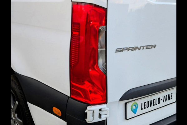 Mercedes-Benz Sprinter 319 190PK AUTOMAAT LED 3500KG TREKHAAK L2H2 CLIMATE CRUISE M-BUX Mercedes-Benz Sprinter 319 190PK AUTOMAAT LED 3500KG TREKHAAK L2H2 CLIMATE CRUISE M-BUX