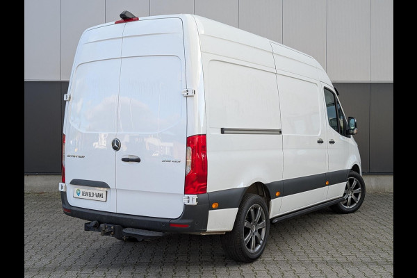 Mercedes-Benz Sprinter 319 190PK AUTOMAAT LED 3500KG TREKHAAK L2H2 CLIMATE CRUISE M-BUX Mercedes-Benz Sprinter 319 190PK AUTOMAAT LED 3500KG TREKHAAK L2H2 CLIMATE CRUISE M-BUX