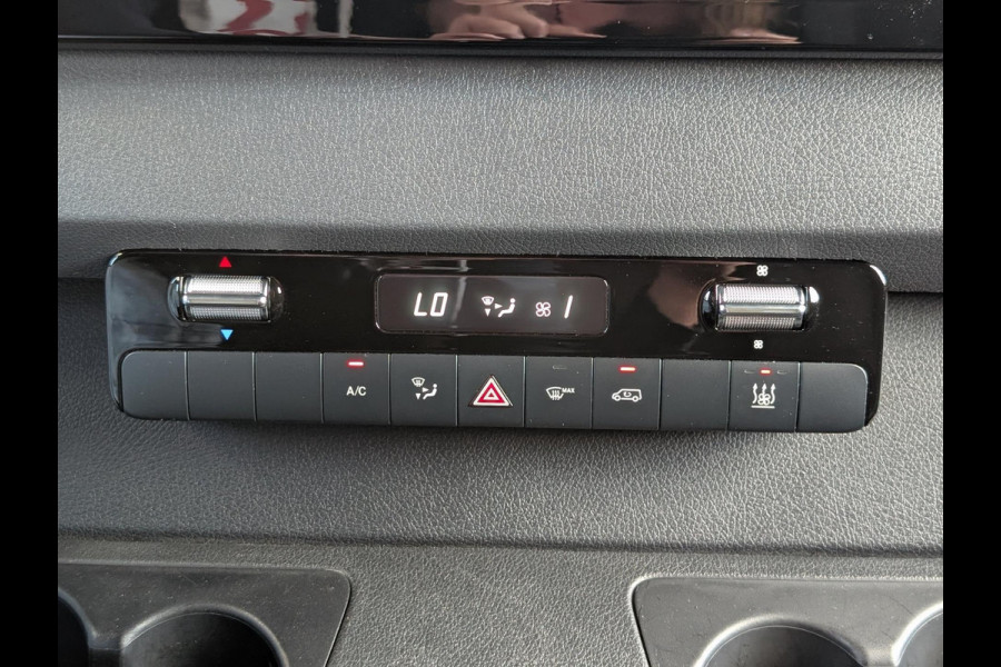 Mercedes-Benz Sprinter 319 190PK AUTOMAAT LED 3500KG TREKHAAK L2H2 CLIMATE CRUISE M-BUX Mercedes-Benz Sprinter 319 190PK AUTOMAAT LED 3500KG TREKHAAK L2H2 CLIMATE CRUISE M-BUX