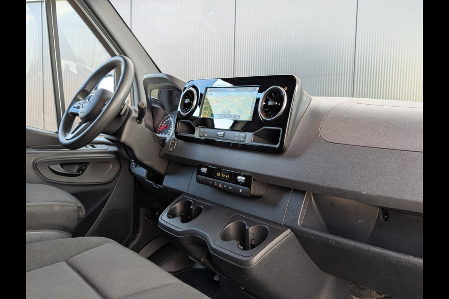 Mercedes-Benz Sprinter 319 190PK AUTOMAAT LED 3500KG TREKHAAK L2H2 CLIMATE CRUISE M-BUX Mercedes-Benz Sprinter 319 190PK AUTOMAAT LED 3500KG TREKHAAK L2H2 CLIMATE CRUISE M-BUX