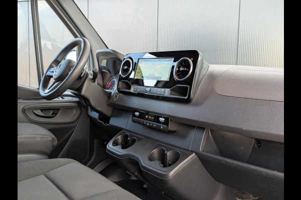 Mercedes-Benz Sprinter 319 190PK AUTOMAAT LED 3500KG TREKHAAK L2H2 CLIMATE CRUISE M-BUX Mercedes-Benz Sprinter 319 190PK AUTOMAAT LED 3500KG TREKHAAK L2H2 CLIMATE CRUISE M-BUX