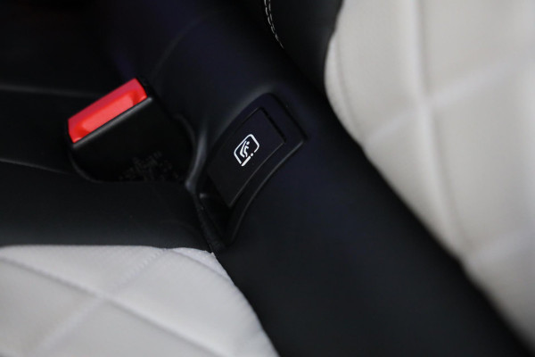 Mercedes-Benz GLC 200 AMG 63 Look / Designo Interieur / Elek Stoelen / Memory / Leder / Open Pano / 360 Camera / 21 Inch Mercedes-Benz GLC 200 AMG 63 Look / Designo Interieur / Elek Stoelen / Memory / Leder / Open Pano / 360 Camera / 21 Inch