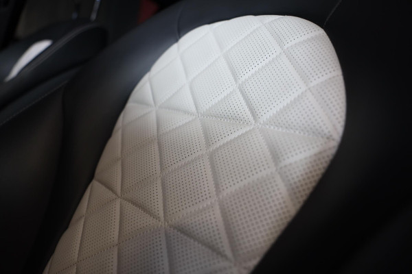 Mercedes-Benz GLC 200 AMG 63 Look / Designo Interieur / Elek Stoelen / Memory / Leder / Open Pano / 360 Camera / 21 Inch Mercedes-Benz GLC 200 AMG 63 Look / Designo Interieur / Elek Stoelen / Memory / Leder / Open Pano / 360 Camera / 21 Inch