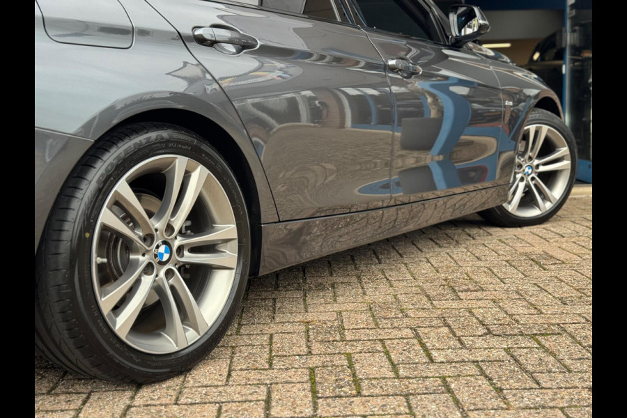 BMW 3-serie 320d M-Pakket High Executive 2018 AUT NAVI DAK! BMW 3-serie 320d M-Pakket High Executive 2018 AUT NAVI DAK!