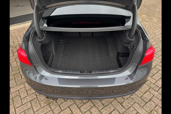 BMW 3-serie 320d M-Pakket High Executive 2018 AUT NAVI DAK! BMW 3-serie 320d M-Pakket High Executive 2018 AUT NAVI DAK!