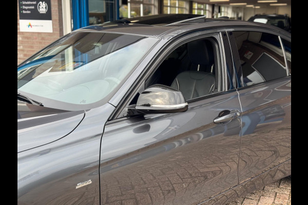 BMW 3-serie 320d M-Pakket High Executive 2018 AUT NAVI DAK! BMW 3-serie 320d M-Pakket High Executive 2018 AUT NAVI DAK!