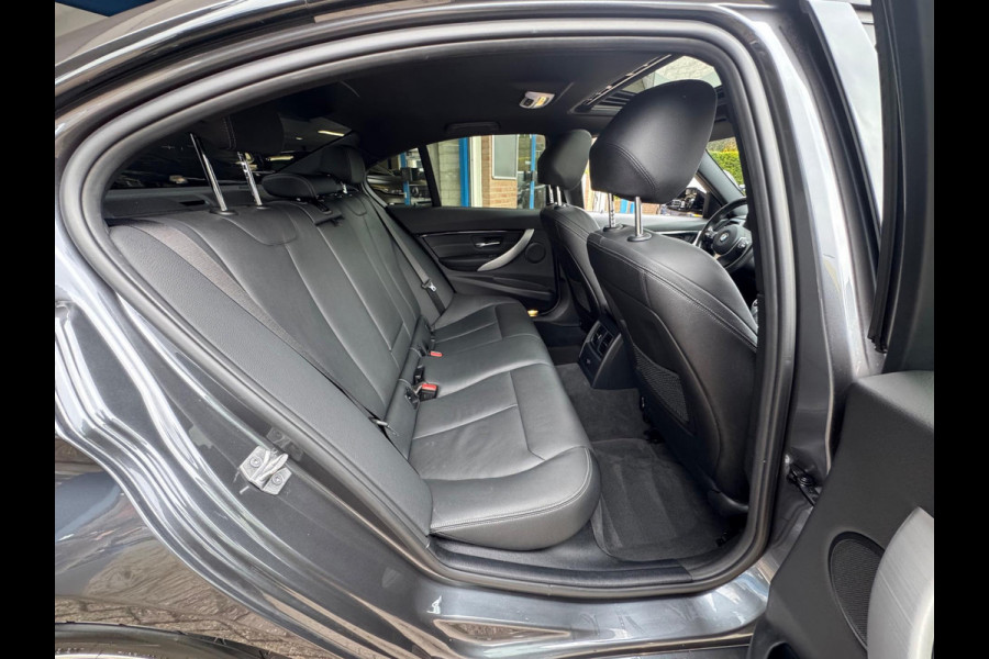 BMW 3-serie 320d M-Pakket High Executive 2018 AUT NAVI DAK! BMW 3-serie 320d M-Pakket High Executive 2018 AUT NAVI DAK!