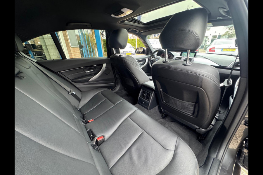 BMW 3-serie 320d M-Pakket High Executive 2018 AUT NAVI DAK! BMW 3-serie 320d M-Pakket High Executive 2018 AUT NAVI DAK!