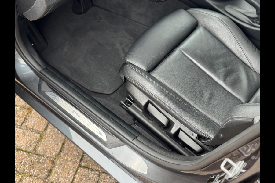 BMW 3-serie 320d M-Pakket High Executive 2018 AUT NAVI DAK! BMW 3-serie 320d M-Pakket High Executive 2018 AUT NAVI DAK!