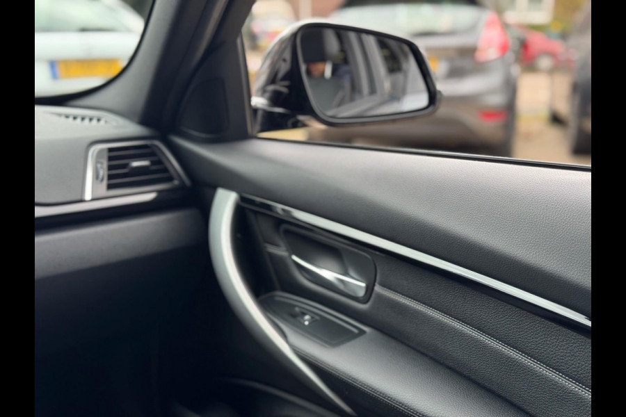 BMW 3-serie 320d M-Pakket High Executive 2018 AUT NAVI DAK! BMW 3-serie 320d M-Pakket High Executive 2018 AUT NAVI DAK!