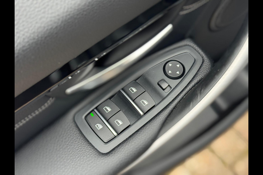 BMW 3-serie 320d M-Pakket High Executive 2018 AUT NAVI DAK! BMW 3-serie 320d M-Pakket High Executive 2018 AUT NAVI DAK!