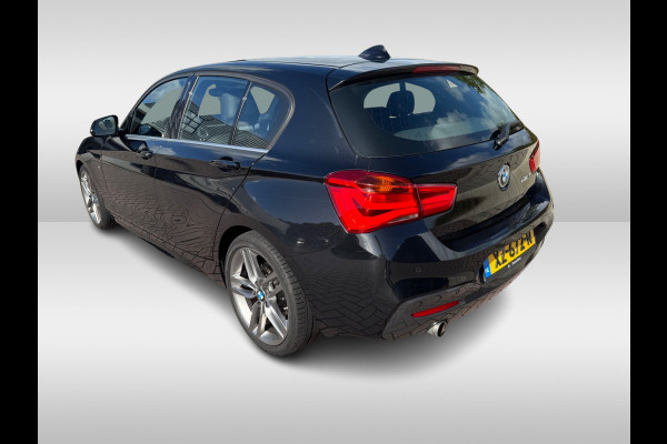 BMW 1-serie 118i High Exe. M Sport / Leder / Navigatie / Parkeerhulp V+A / 18'' / Sportstoelen / Stoelverwarming / DAB / Cruise Control BMW 1-serie 118i High Exe. M Sport / Leder / Navigatie / Parkeerhulp V+A / 18'' / Sportstoelen / Stoelverwarming / DAB / Cruise Control