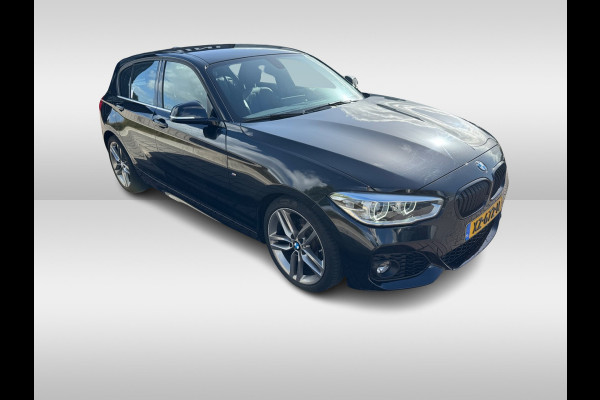 BMW 1-serie 118i High Exe. M Sport / Leder / Navigatie / Parkeerhulp V+A / 18'' / Sportstoelen / Stoelverwarming / DAB / Cruise Control BMW 1-serie 118i High Exe. M Sport / Leder / Navigatie / Parkeerhulp V+A / 18'' / Sportstoelen / Stoelverwarming / DAB / Cruise Control