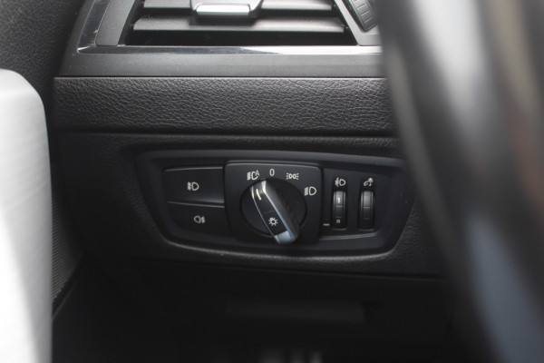 BMW 1-serie 118i High Exe. M Sport / Leder / Navigatie / Parkeerhulp V+A / 18'' / Sportstoelen / Stoelverwarming / DAB / Cruise Control BMW 1-serie 118i High Exe. M Sport / Leder / Navigatie / Parkeerhulp V+A / 18'' / Sportstoelen / Stoelverwarming / DAB / Cruise Control