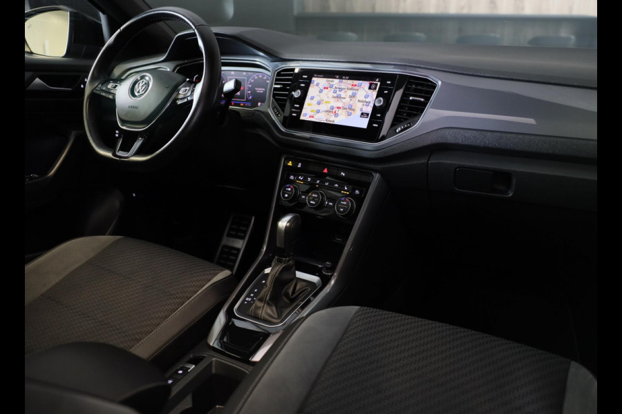 Volkswagen T-Roc 1.5 TSI Sport Business R Line / AUT / ACC / Virtual Cockpit / Camera / Navi / Dode Hoek / Led / Pdc / 19 Inch Volkswagen T-Roc 1.5 TSI Sport Business R Line / AUT / ACC / Virtual Cockpit / Camera / Navi / Dode Hoek / Led / Pdc / 19 Inch