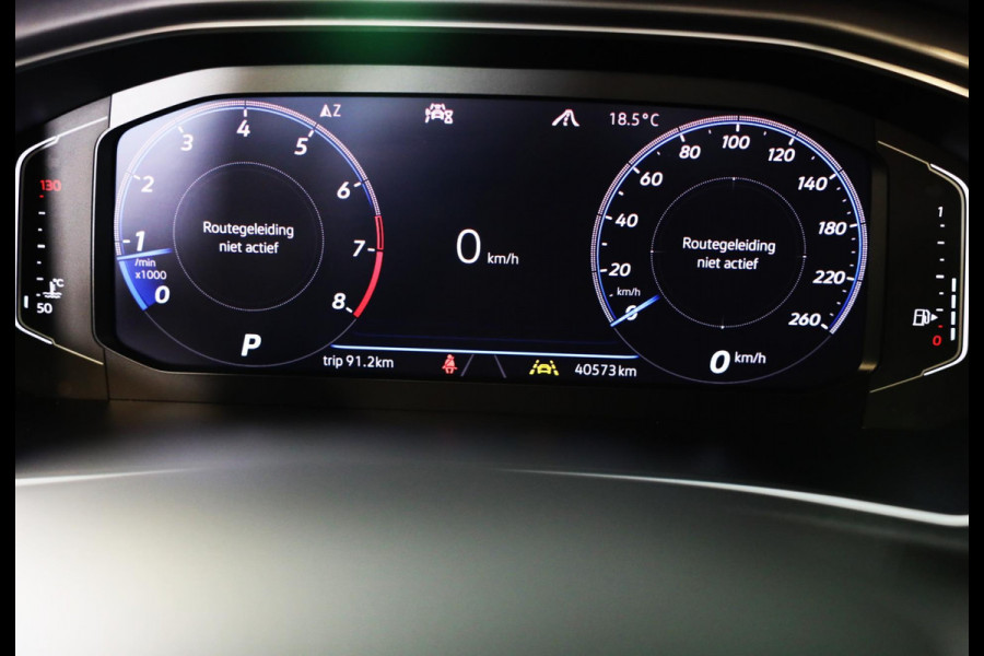 Volkswagen T-Roc 1.5 TSI Sport Business R Line / AUT / ACC / Virtual Cockpit / Camera / Navi / Dode Hoek / Led / Pdc / 19 Inch Volkswagen T-Roc 1.5 TSI Sport Business R Line / AUT / ACC / Virtual Cockpit / Camera / Navi / Dode Hoek / Led / Pdc / 19 Inch