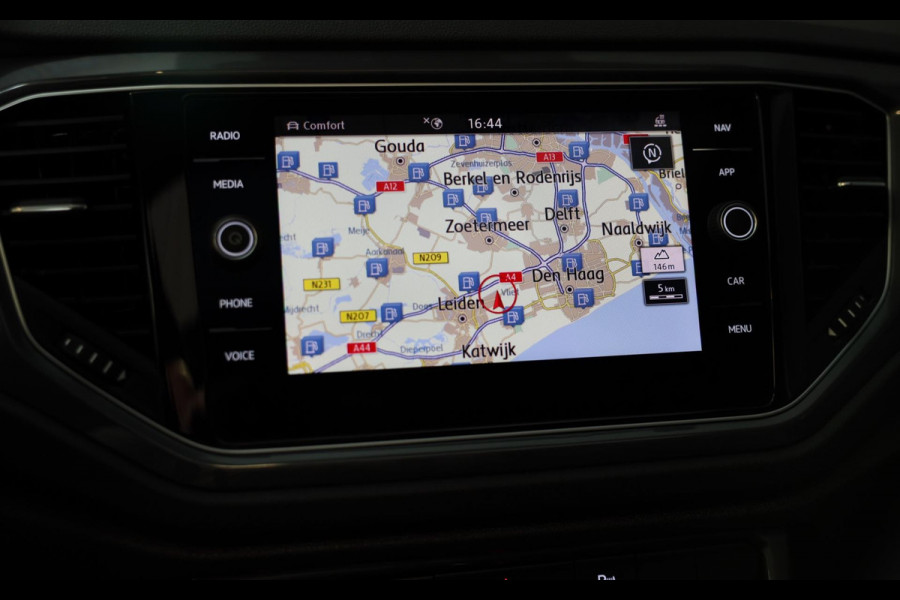 Volkswagen T-Roc 1.5 TSI Sport Business R Line / AUT / ACC / Virtual Cockpit / Camera / Navi / Dode Hoek / Led / Pdc / 19 Inch Volkswagen T-Roc 1.5 TSI Sport Business R Line / AUT / ACC / Virtual Cockpit / Camera / Navi / Dode Hoek / Led / Pdc / 19 Inch