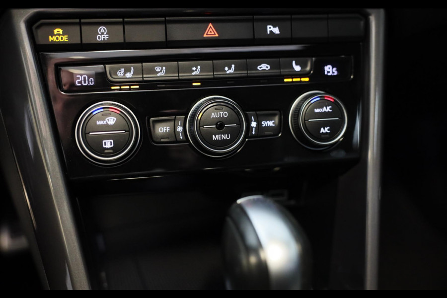Volkswagen T-Roc 1.5 TSI Sport Business R Line / AUT / ACC / Virtual Cockpit / Camera / Navi / Dode Hoek / Led / Pdc / 19 Inch Volkswagen T-Roc 1.5 TSI Sport Business R Line / AUT / ACC / Virtual Cockpit / Camera / Navi / Dode Hoek / Led / Pdc / 19 Inch