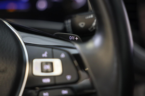 Volkswagen T-Roc 1.5 TSI Sport Business R Line / AUT / ACC / Virtual Cockpit / Camera / Navi / Dode Hoek / Led / Pdc / 19 Inch Volkswagen T-Roc 1.5 TSI Sport Business R Line / AUT / ACC / Virtual Cockpit / Camera / Navi / Dode Hoek / Led / Pdc / 19 Inch