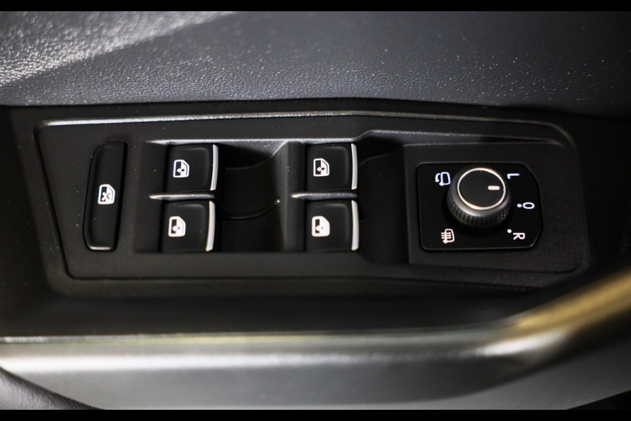 Volkswagen T-Roc 1.5 TSI Sport Business R Line / AUT / ACC / Virtual Cockpit / Camera / Navi / Dode Hoek / Led / Pdc / 19 Inch Volkswagen T-Roc 1.5 TSI Sport Business R Line / AUT / ACC / Virtual Cockpit / Camera / Navi / Dode Hoek / Led / Pdc / 19 Inch