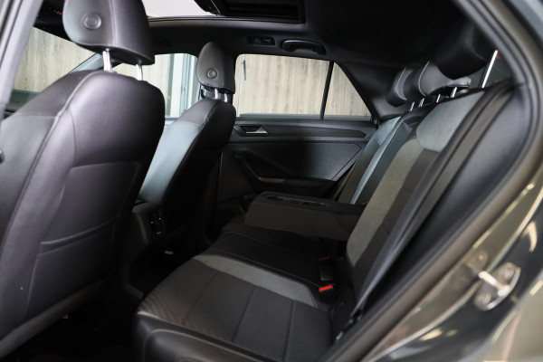 Volkswagen T-Roc 1.5 TSI Sport Business R Line / AUT / ACC / Virtual Cockpit / Camera / Navi / Dode Hoek / Led / Pdc / 19 Inch Volkswagen T-Roc 1.5 TSI Sport Business R Line / AUT / ACC / Virtual Cockpit / Camera / Navi / Dode Hoek / Led / Pdc / 19 Inch