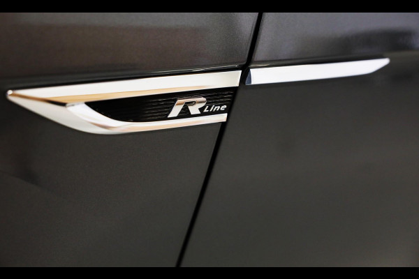 Volkswagen T-Roc 1.5 TSI Sport Business R Line / AUT / ACC / Virtual Cockpit / Camera / Navi / Dode Hoek / Led / Pdc / 19 Inch Volkswagen T-Roc 1.5 TSI Sport Business R Line / AUT / ACC / Virtual Cockpit / Camera / Navi / Dode Hoek / Led / Pdc / 19 Inch