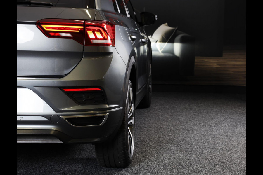 Volkswagen T-Roc 1.5 TSI Sport Business R Line / AUT / ACC / Virtual Cockpit / Camera / Navi / Dode Hoek / Led / Pdc / 19 Inch Volkswagen T-Roc 1.5 TSI Sport Business R Line / AUT / ACC / Virtual Cockpit / Camera / Navi / Dode Hoek / Led / Pdc / 19 Inch