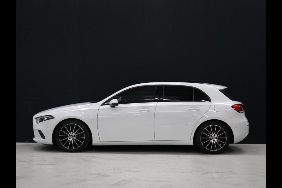 Mercedes-Benz A-Klasse 180 Sport *WEEKAANBIEDING* [SCHUIFKANTELDAK, CRUISE CONTROL, CAMERA, PDC 360, APPLE CARPLAY, ANDROID AUTO, STOELVERWARMING, NIEUWSTAAT]