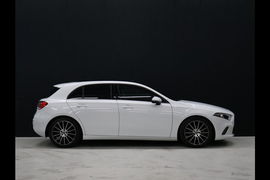 Mercedes-Benz A-Klasse 180 Sport *WEEKAANBIEDING* [SCHUIFKANTELDAK, CRUISE CONTROL, CAMERA, PDC 360, APPLE CARPLAY, ANDROID AUTO, STOELVERWARMING, NIEUWSTAAT]