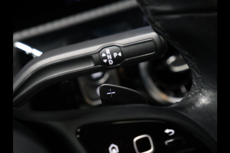 Mercedes-Benz A-Klasse 180 Sport *WEEKAANBIEDING* [SCHUIFKANTELDAK, CRUISE CONTROL, CAMERA, PDC 360, APPLE CARPLAY, ANDROID AUTO, STOELVERWARMING, NIEUWSTAAT]