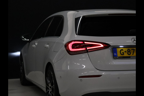 Mercedes-Benz A-Klasse 180 Sport *WEEKAANBIEDING* [SCHUIFKANTELDAK, CRUISE CONTROL, CAMERA, PDC 360, APPLE CARPLAY, ANDROID AUTO, STOELVERWARMING, NIEUWSTAAT]