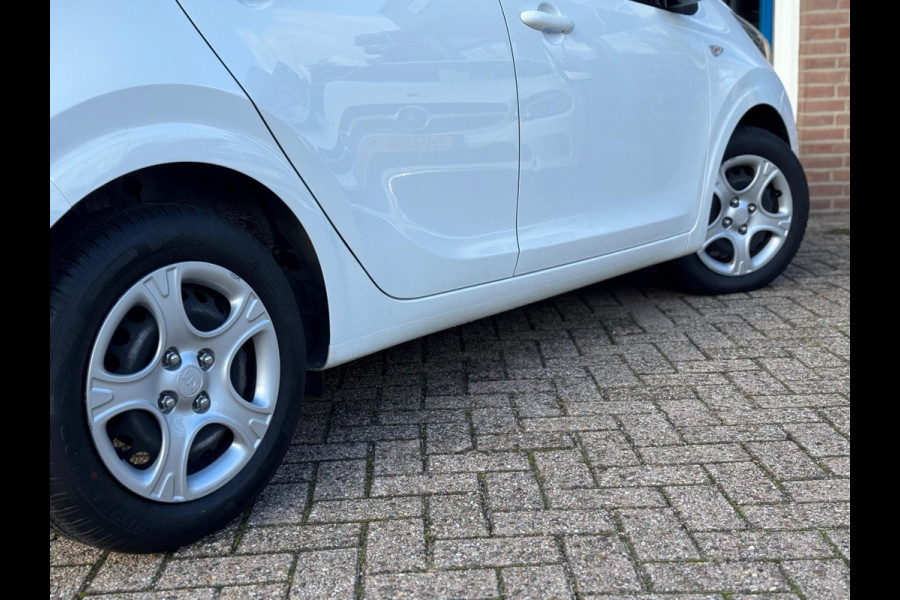 Kia Picanto 1.0 DPi ComfortLine 5p Wit 2020 AIRCO BTW 1e Eig Kia Picanto 1.0 DPi ComfortLine 5p Wit 2020 AIRCO BTW 1e Eig