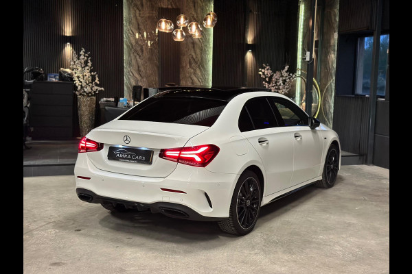 Mercedes-Benz A-Klasse 250 e AMG|Black pakket|PANO|BOMVOL! Mercedes-Benz A-Klasse 250 e AMG|Black pakket|PANO|BOMVOL!