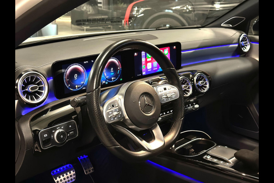 Mercedes-Benz A-Klasse 250 e AMG|Black pakket|PANO|BOMVOL! Mercedes-Benz A-Klasse 250 e AMG|Black pakket|PANO|BOMVOL!