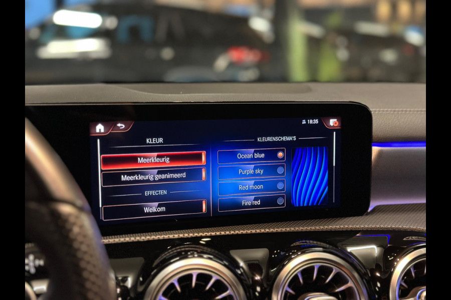 Mercedes-Benz A-Klasse 250 e AMG|Black pakket|PANO|BOMVOL! Mercedes-Benz A-Klasse 250 e AMG|Black pakket|PANO|BOMVOL!