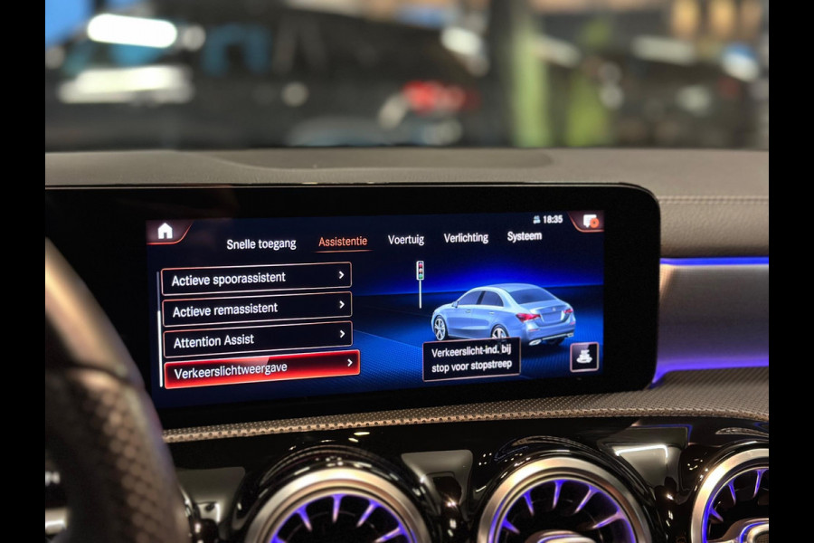 Mercedes-Benz A-Klasse 250 e AMG|Black pakket|PANO|BOMVOL! Mercedes-Benz A-Klasse 250 e AMG|Black pakket|PANO|BOMVOL!