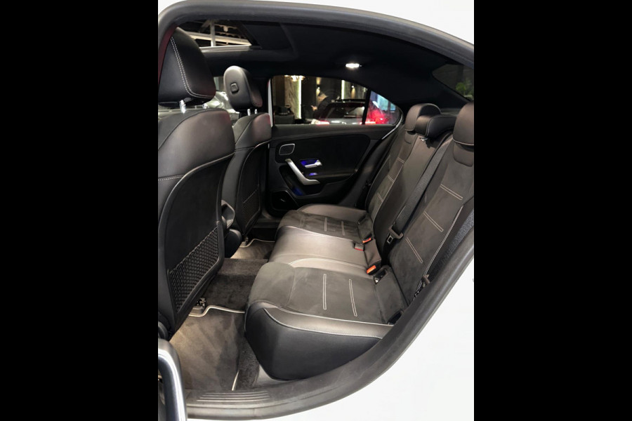Mercedes-Benz A-Klasse 250 e AMG|Black pakket|PANO|BOMVOL! Mercedes-Benz A-Klasse 250 e AMG|Black pakket|PANO|BOMVOL!