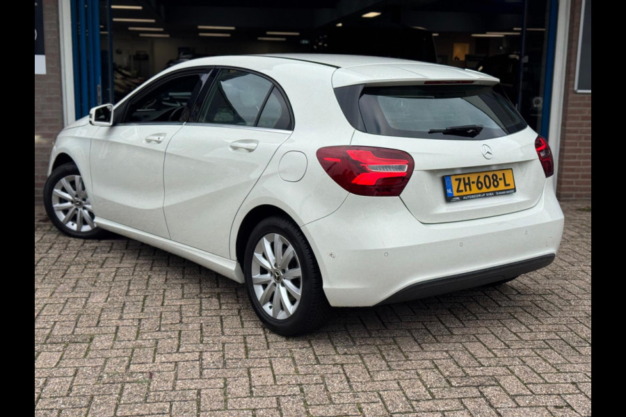 Mercedes-Benz A-Klasse 180 Prestige 2017 AUT NAVI LEDER NAP! Mercedes-Benz A-Klasse 180 Prestige 2017 AUT NAVI LEDER NAP!