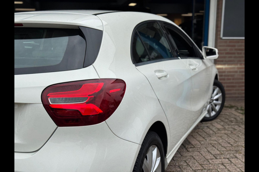 Mercedes-Benz A-Klasse 180 Prestige 2017 AUT NAVI LEDER NAP! Mercedes-Benz A-Klasse 180 Prestige 2017 AUT NAVI LEDER NAP!