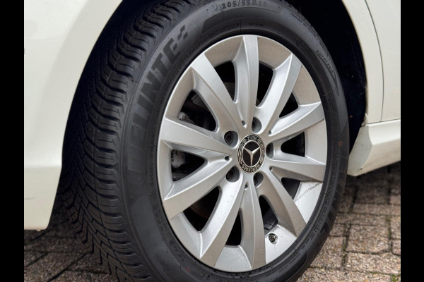 Mercedes-Benz A-Klasse 180 Prestige 2017 AUT NAVI LEDER NAP! Mercedes-Benz A-Klasse 180 Prestige 2017 AUT NAVI LEDER NAP!