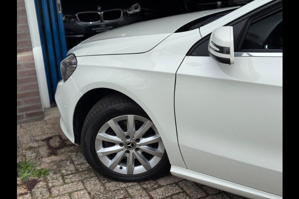 Mercedes-Benz A-Klasse 180 Prestige 2017 AUT NAVI LEDER NAP! Mercedes-Benz A-Klasse 180 Prestige 2017 AUT NAVI LEDER NAP!