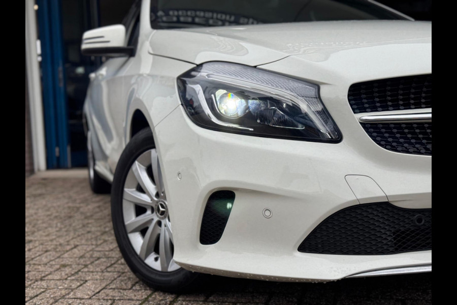 Mercedes-Benz A-Klasse 180 Prestige 2017 AUT NAVI LEDER NAP! Mercedes-Benz A-Klasse 180 Prestige 2017 AUT NAVI LEDER NAP!