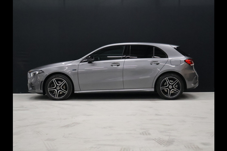 Mercedes-Benz A-Klasse 250 e Business Solution AMG Limited [TREKHAAK AFNEEMBAAR, CAMERA, SFEERVERLICHTING, STOELVERWARMING, BLUETOOTH, CRUISE, CLIMATE, NIEUWSTAAT]