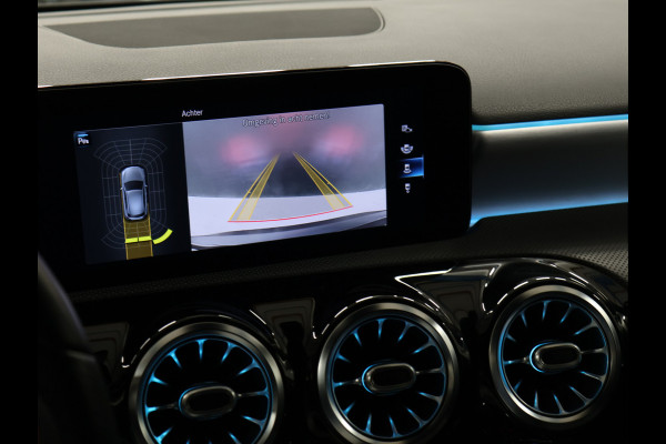 Mercedes-Benz A-Klasse 250 e Business Solution AMG Limited [TREKHAAK AFNEEMBAAR, CAMERA, SFEERVERLICHTING, STOELVERWARMING, BLUETOOTH, CRUISE, CLIMATE, NIEUWSTAAT]