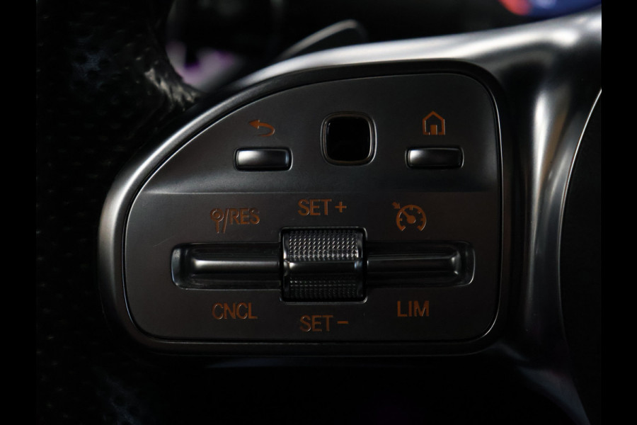 Mercedes-Benz C-Klasse 180 AMG Sport NW MODEL [SCHUIFKANTELDAK, SFEERVERLICHTING, APPLE CARPLAY, ANDROID, CAMERA, STOELVERWARMING, VOL LEDER, CRUISE, CLIMATE, NIEUWSTAAT]