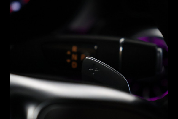 Mercedes-Benz C-Klasse 180 AMG Sport NW MODEL [SCHUIFKANTELDAK, SFEERVERLICHTING, APPLE CARPLAY, ANDROID, CAMERA, STOELVERWARMING, VOL LEDER, CRUISE, CLIMATE, NIEUWSTAAT]