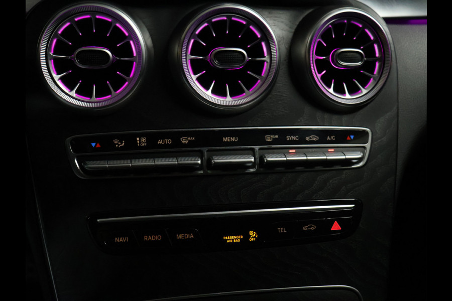 Mercedes-Benz C-Klasse 180 AMG Sport NW MODEL [SCHUIFKANTELDAK, SFEERVERLICHTING, APPLE CARPLAY, ANDROID, CAMERA, STOELVERWARMING, VOL LEDER, CRUISE, CLIMATE, NIEUWSTAAT]