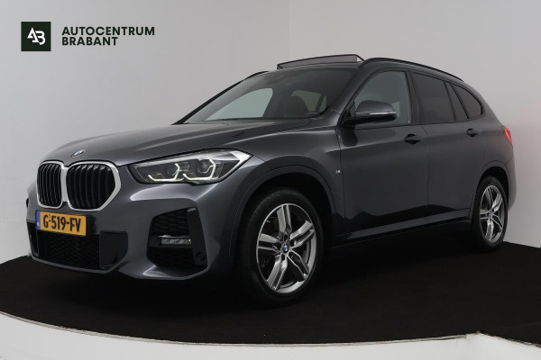 BMW X1 SDrive20i High Executive Edition (PANORAMADAK, STOELVERWARMING, HEAD-UP, CRUISE CONTROL, PARKEERSENSOREN, DEALER ONDERHOUD) BMW X1 SDrive20i High Executive Edition (PANORAMADAK, STOELVERWARMING, HEAD-UP, CRUISE CONTROL, PARKEERSENSOREN, DEALER ONDERHOUD)