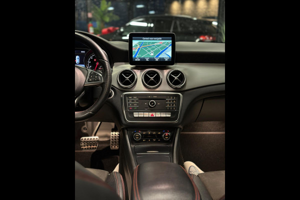 Mercedes-Benz CLA-Klasse 180 AMG|PANO|MEMORY|H&K|BOMVOL Mercedes-Benz CLA-Klasse 180 AMG|PANO|MEMORY|H&K|BOMVOL